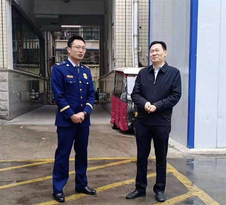 信陽市中醫(yī)院邀請浉河區(qū)消防大隊(duì)專家來院進(jìn)行消防安全指導(dǎo)